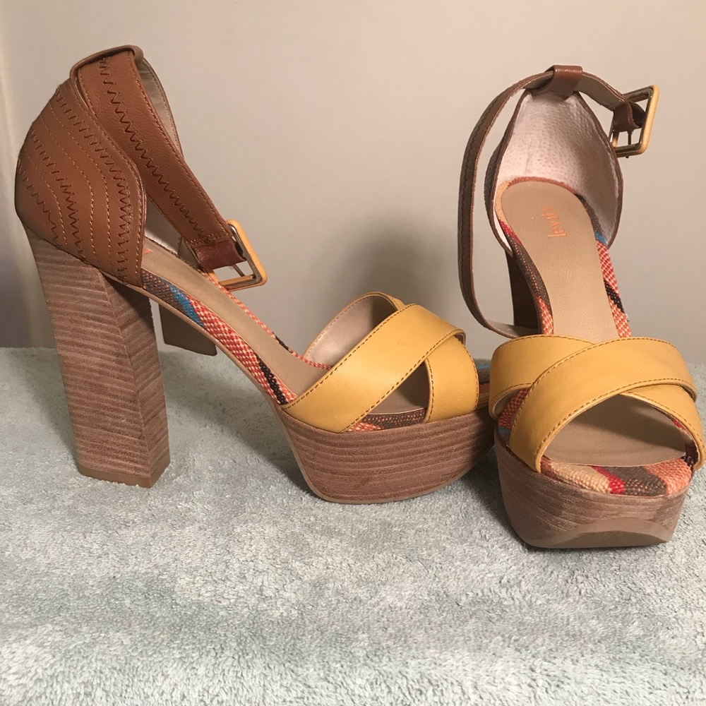 Levity platform sandals.